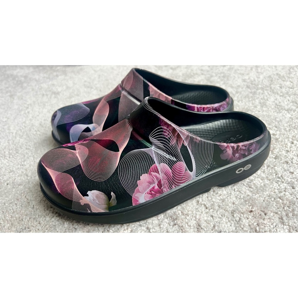 OOFOS OOCloog Luxe Black Peony Floral Recovery Clogs Womens 7 Mens 5 EU 38